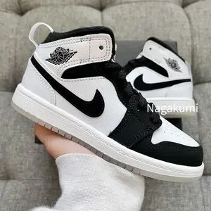 🦭🤍 Nike Jordan 1 mid diamond white black shoes 12C